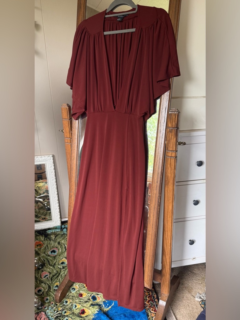 Forever 21 Contemporary V-Neck Maxi Dress in Deep Wine, size M